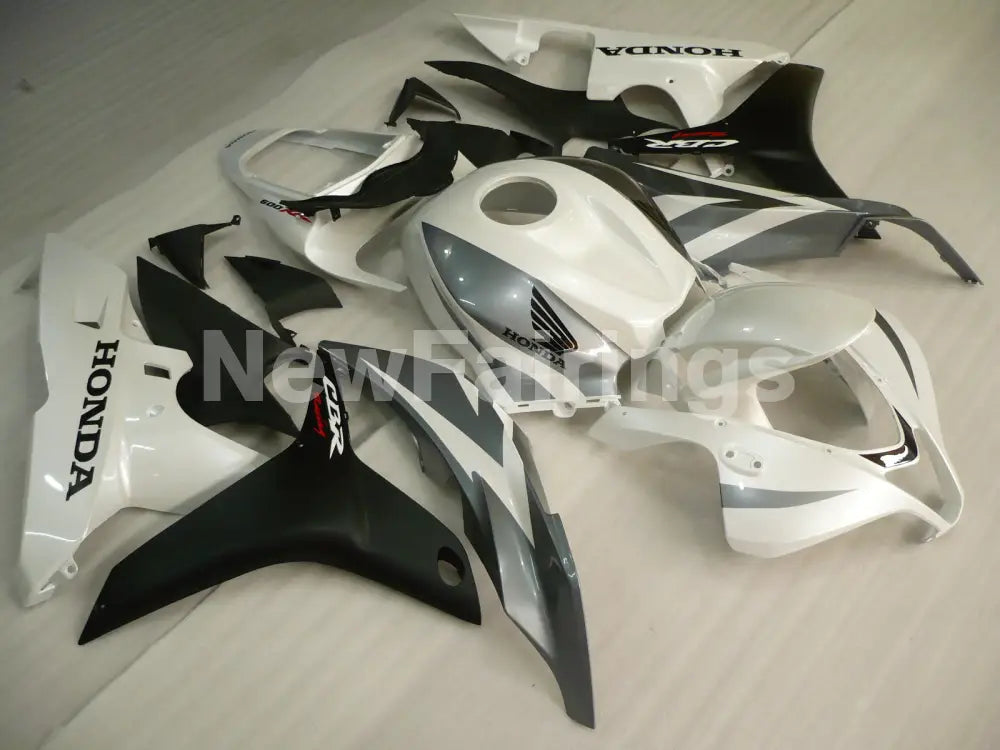 Pearl White and Silver Black Factory Style - CBR600RR 07-08