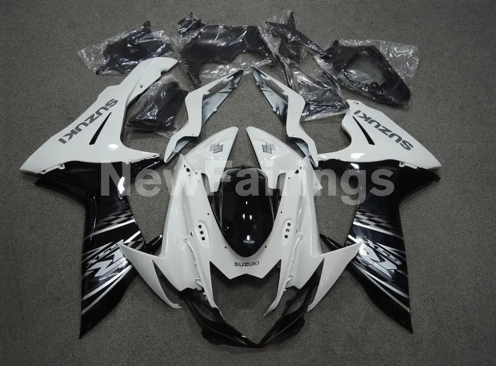 White and Black Factory Style - GSX-R600 11-24 Fairing Kit