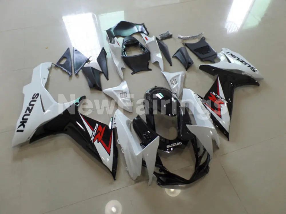 White and Black Red Factory Style - GSX-R600 11-24 Fairing